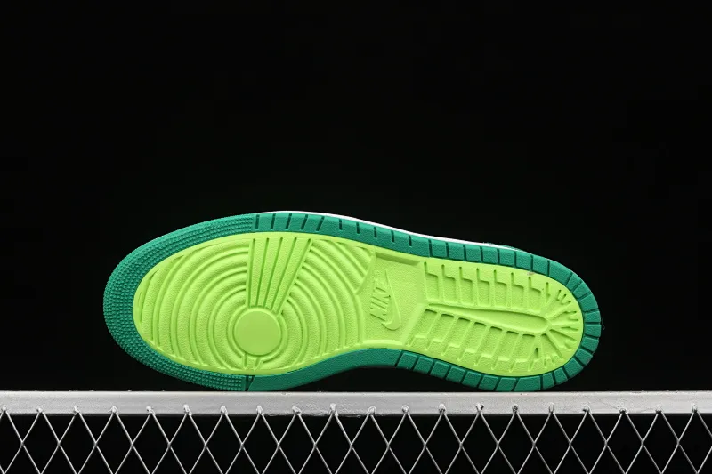 All categories Air Jordan Jordan series basketball shoes Air Jordan 1 High G version Air Jordan 1 Zoom CMFT "Stadium Green" AJ1 Joe 1 white and green stitching CT0978-300